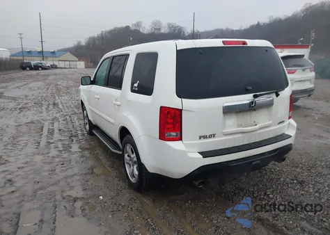 2015 Honda Pilot Ex-L z USA, uszkodzony, nr VIN 5FNYF4H57FB021589